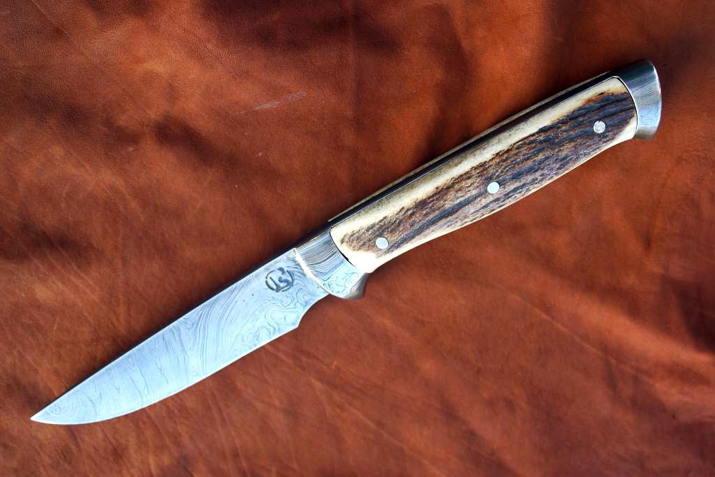 Otevřený lovecký nůž